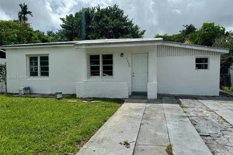 1232 NW 51st St, Miami FL 33142