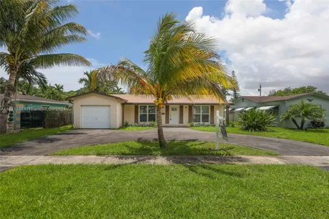 5440 Lincoln St, Hollywood FL 33021