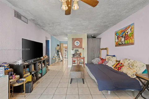 4142 N Jefferson Ave # 3C, Miami Beach FL 33140