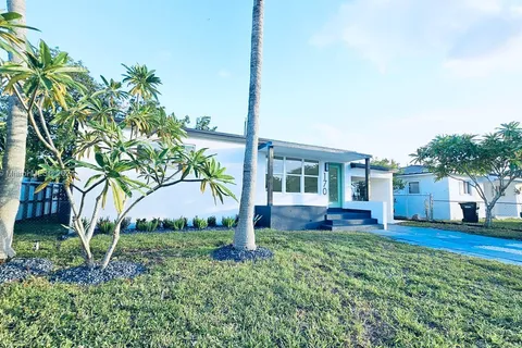 170 NE 171st St, North Miami Beach FL 33162