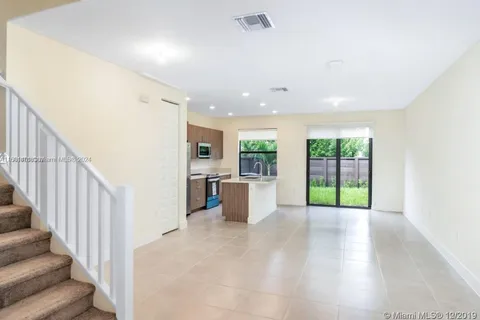 15842 NW 91 Ct # 15842, Miami Lakes FL 33018