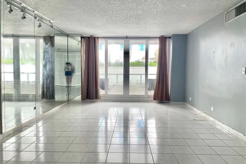 5005 Collins Ave # 523, Miami Beach FL 33140