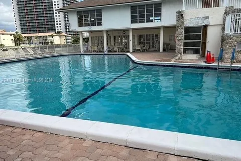 1833 S Ocean Dr # 1809, Hallandale Beach FL 33009