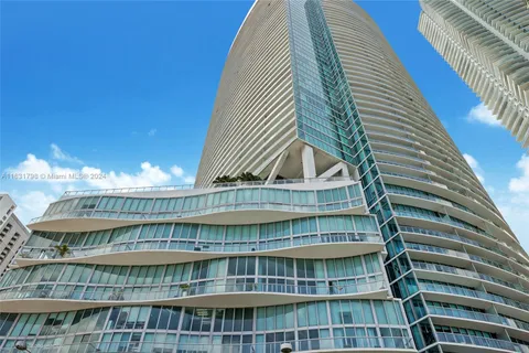 888 Biscayne Blvd # 302, Miami FL 33132