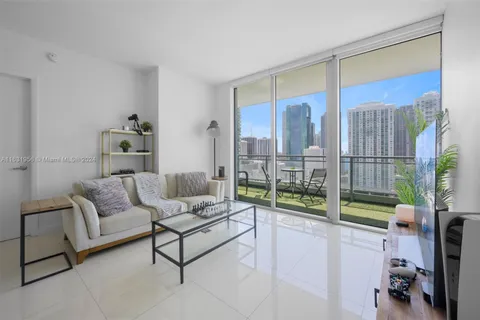 92 SW 3rd St # 2412, Miami FL 33130