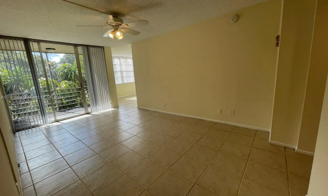 9431 Live Oak Pl # 203, Davie FL 33324