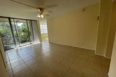 9431 Live Oak Pl # 203, Davie FL 33324