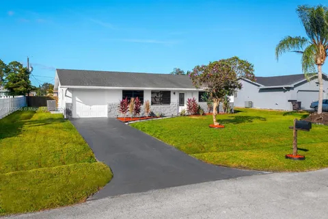 143 SW Grove Ave, Port St. Lucie FL 34983