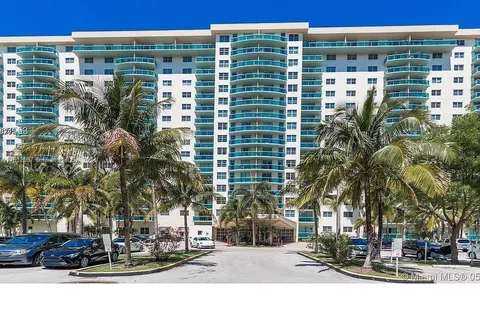 19390 Collins Ave # 09, Sunny Isles Beach FL 33160