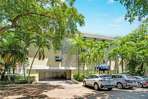 427 Santander Ave # 203, Coral Gables FL 33134