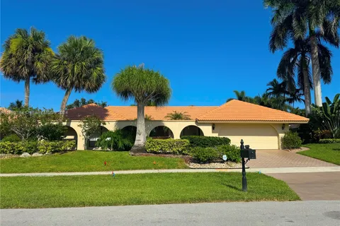 5884 Pinebrook Dr, Boca Raton FL 33433