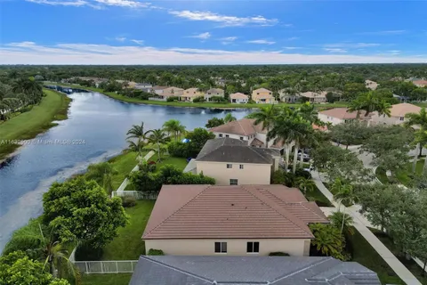 760 Tulip Cir, Weston FL 33327