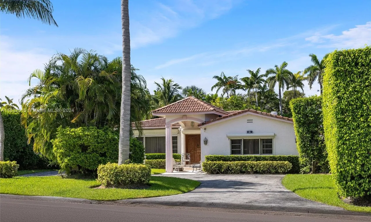 96 Bal Cross Dr, Bal Harbour FL 33154
