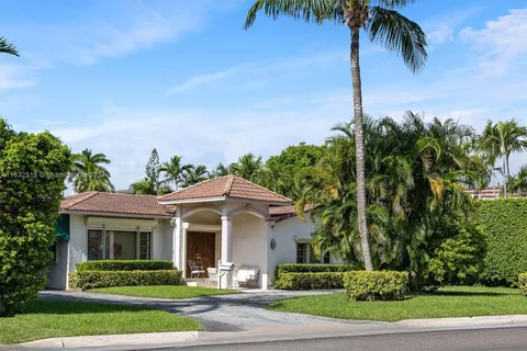 96 Bal Cross Dr, Bal Harbour FL 33154