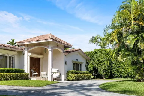 96 Bal Cross Dr, Bal Harbour FL 33154