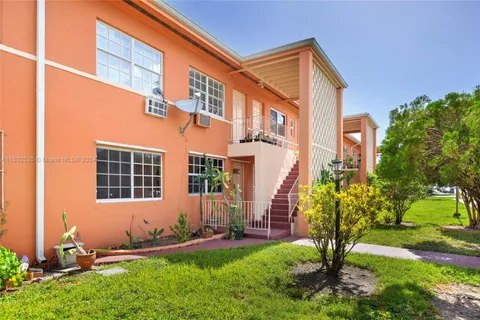 3531 SW 10th St # 5B, Miami FL 33135