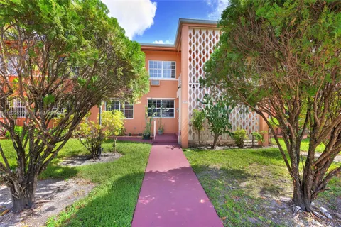 3531 SW 10th St # 5B, Miami FL 33135