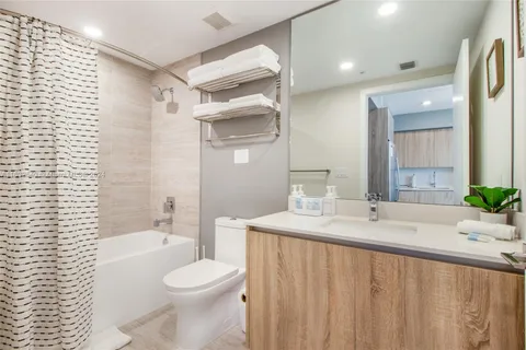 3900 Biscayne Blvd # 917, Miami FL 33137