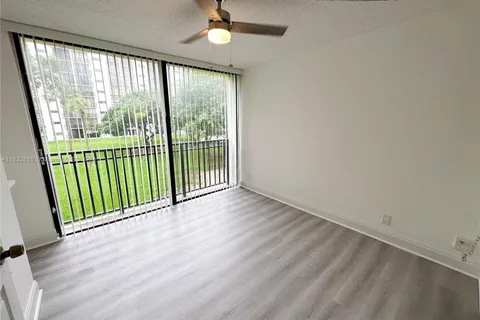 17011 N Bay Rd # 216, Sunny Isles Beach FL 33160