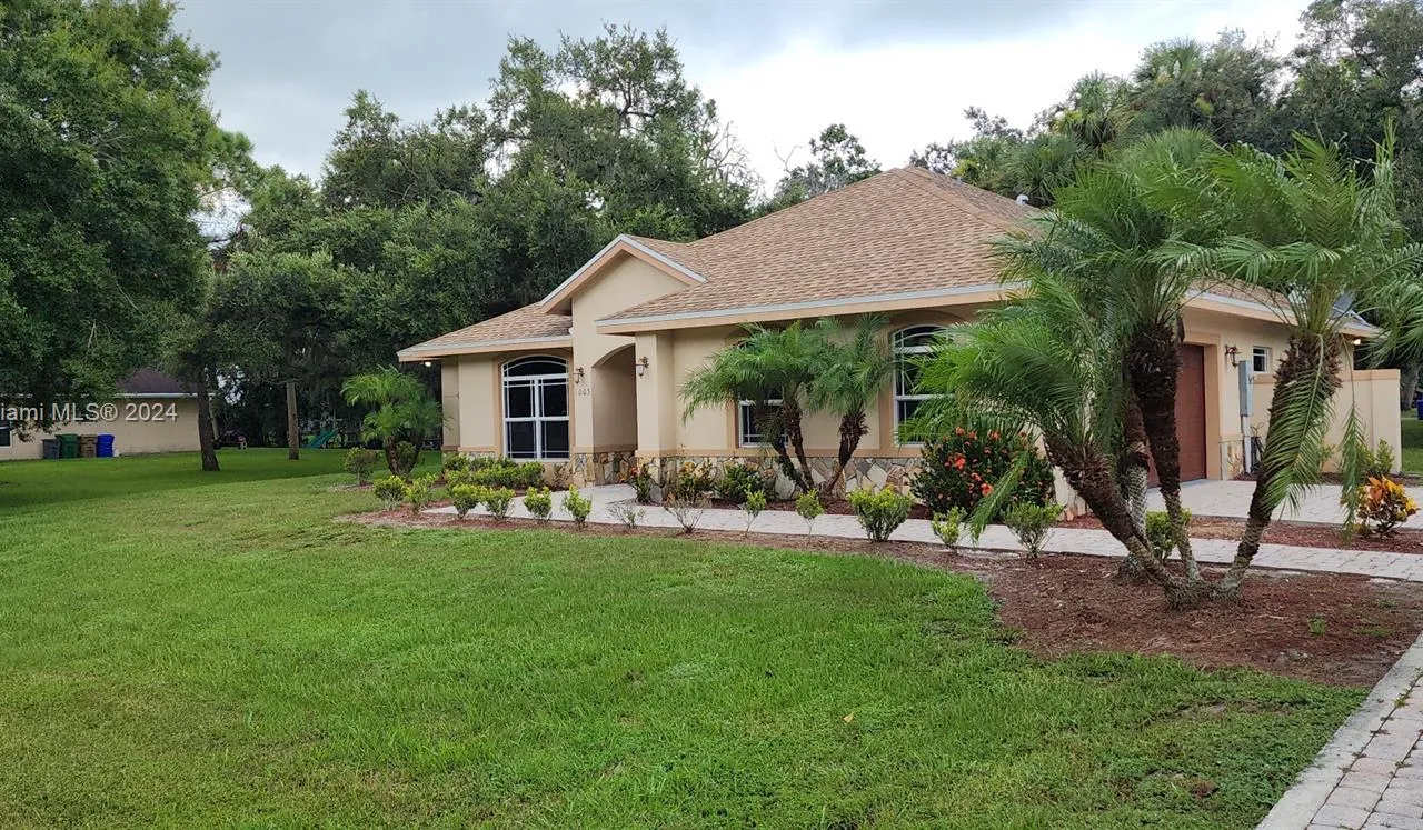 1003 SE 11th st., Okeechobee FL 34974