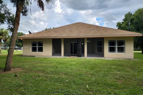 1003 SE 11th st., Okeechobee FL 34974