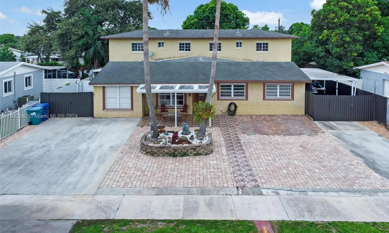 4971 NW 179th St, Miami Gardens FL 33055