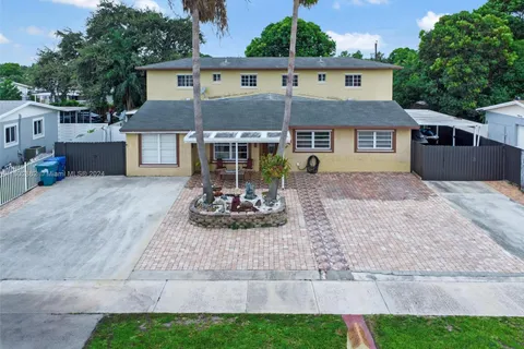 4971 NW 179th St, Miami Gardens FL 33055