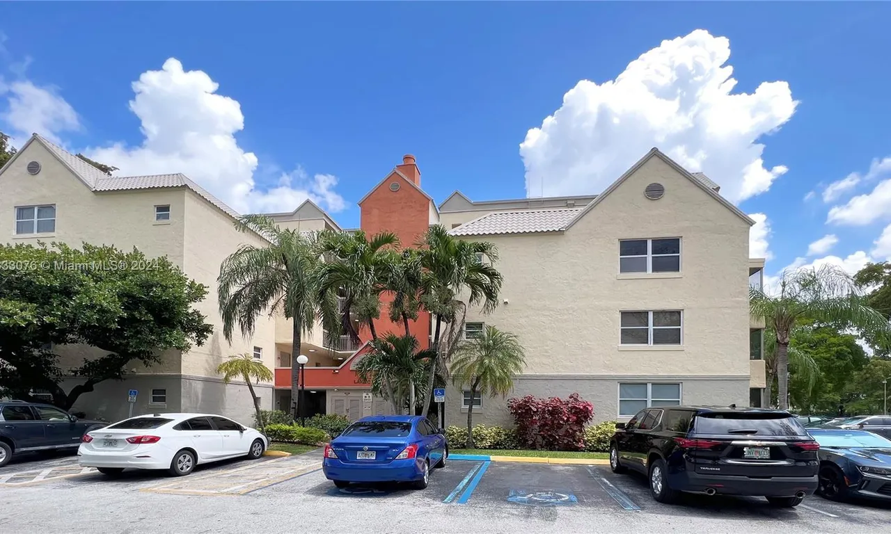 8323 Lake Dr # 406, Doral FL 33166