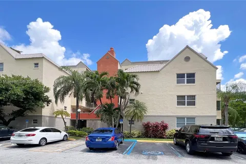 8323 Lake Dr # 406, Doral FL 33166