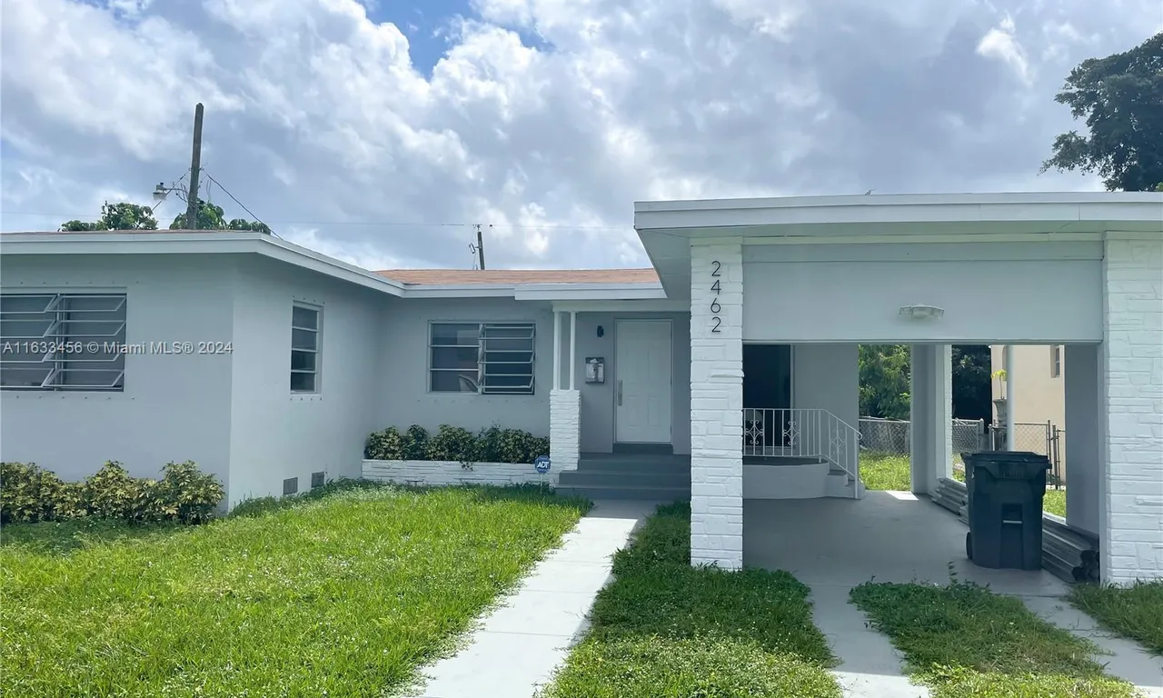 2462 Wiley St, Hollywood FL 33020