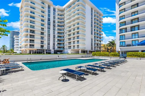 8877 Collins Ave # 405, Surfside FL 33154