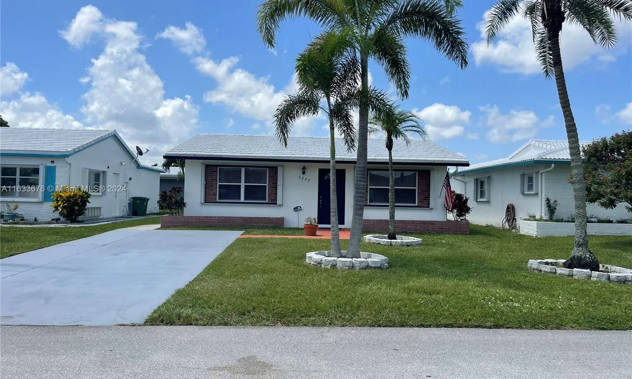 6808 NW 76th St, Tamarac FL 33321