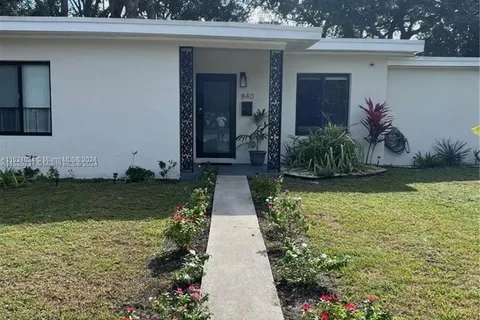 840 NE 143rd St, North Miami FL 33161