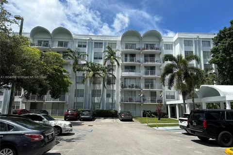 484 NW 165th St Rd # 314, Miami FL 33169