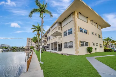 460 Paradise Isle Blvd # 101, Hallandale Beach FL 33009