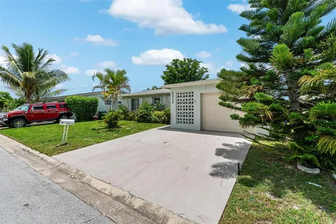 6930 NW 11th Ct, Margate FL 33063