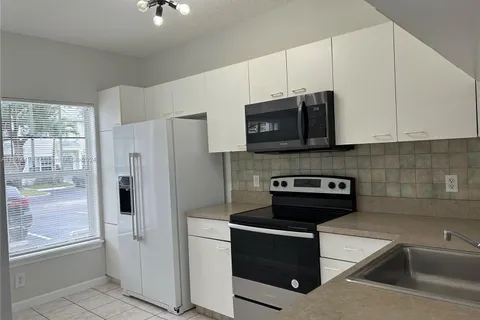 4990 SW 31st Ter # 390, Dania Beach FL 33312