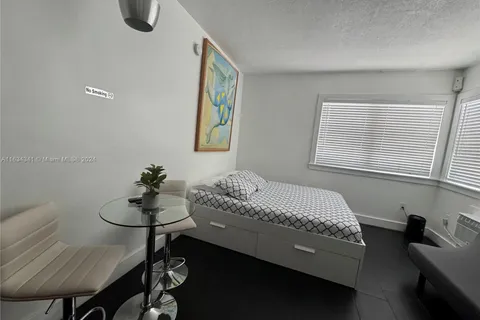 3710 Collins Ave # 206, Miami Beach FL 33140