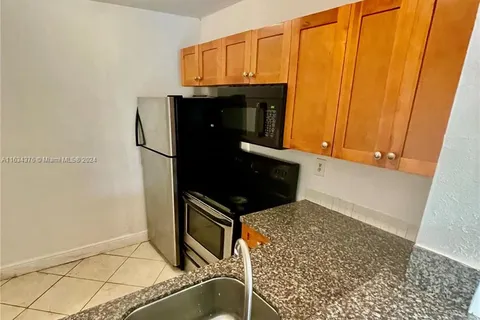 492 NW 165th St Rd # 109, Miami FL 33169