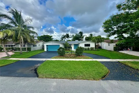 4919 Mckinley St, Hollywood FL 33021