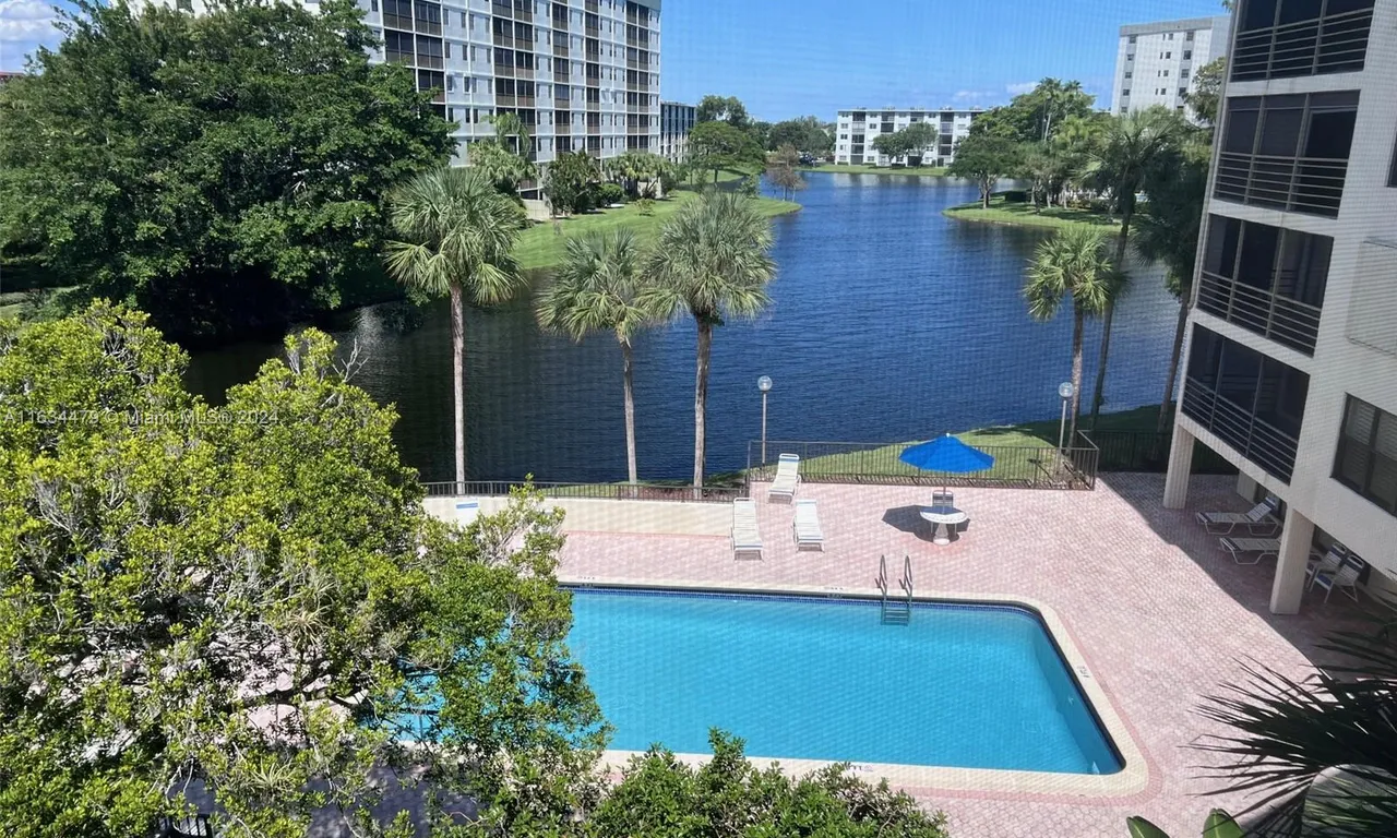 2307 S Cypress Bend Dr # 406A, Pompano Beach FL 33069