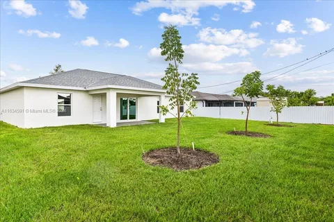 1140 NW 1st PL, Cape Coral FL 33993