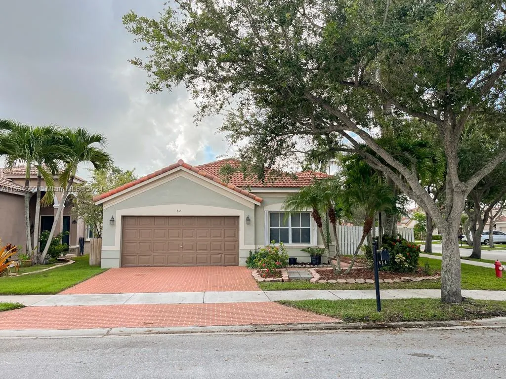 814 Kapok Way, Weston FL 33327