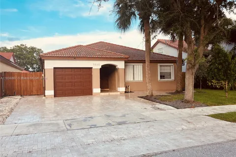 5530 NW 49th Way, Coconut Creek FL 33073