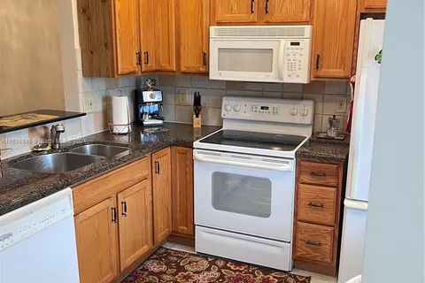 7300 NW 5th Ct # 201, Margate FL 33063
