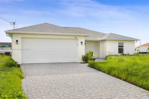 925 5th AVE, Cape Coral FL 33909