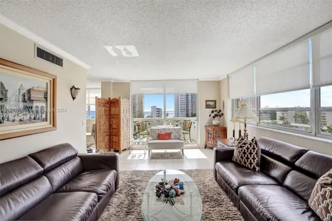 3113 S Ocean Dr # 906, Hallandale Beach FL 33009