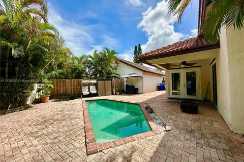 601 SW 113th Ave, Pembroke Pines FL 33025