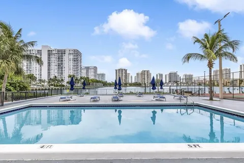 2750 NE 183rd St # 2306, Aventura FL 33160