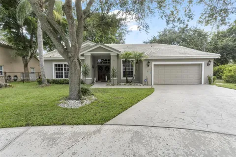 5663 NW 39th Ave, Coconut Creek FL 33073